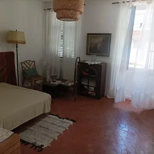 Jolie Chambre Dans Cosy En Plein Centre Marsella